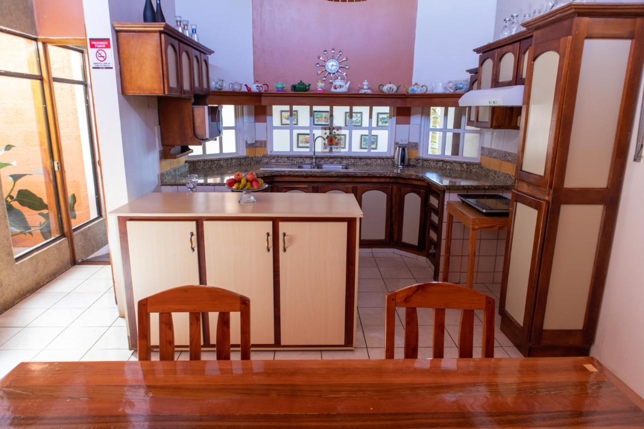 Hostel Bouganvilia Bed And Breakfast San Ramón Eksteriør billede