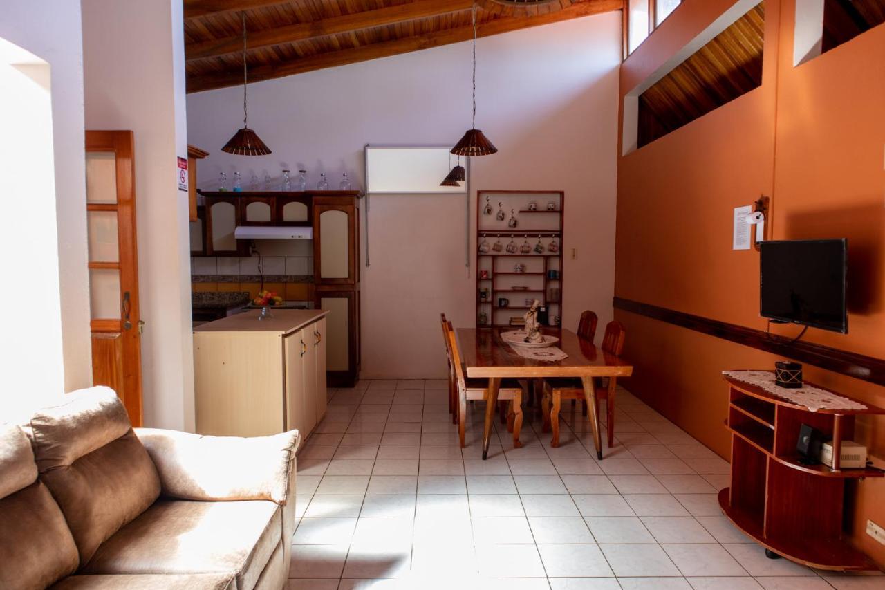 Hostel Bouganvilia Bed And Breakfast San Ramón Eksteriør billede